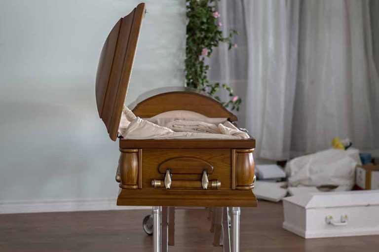 Woman Pronounced Dead Found Breathing In Funeral Home Daily 360 0673